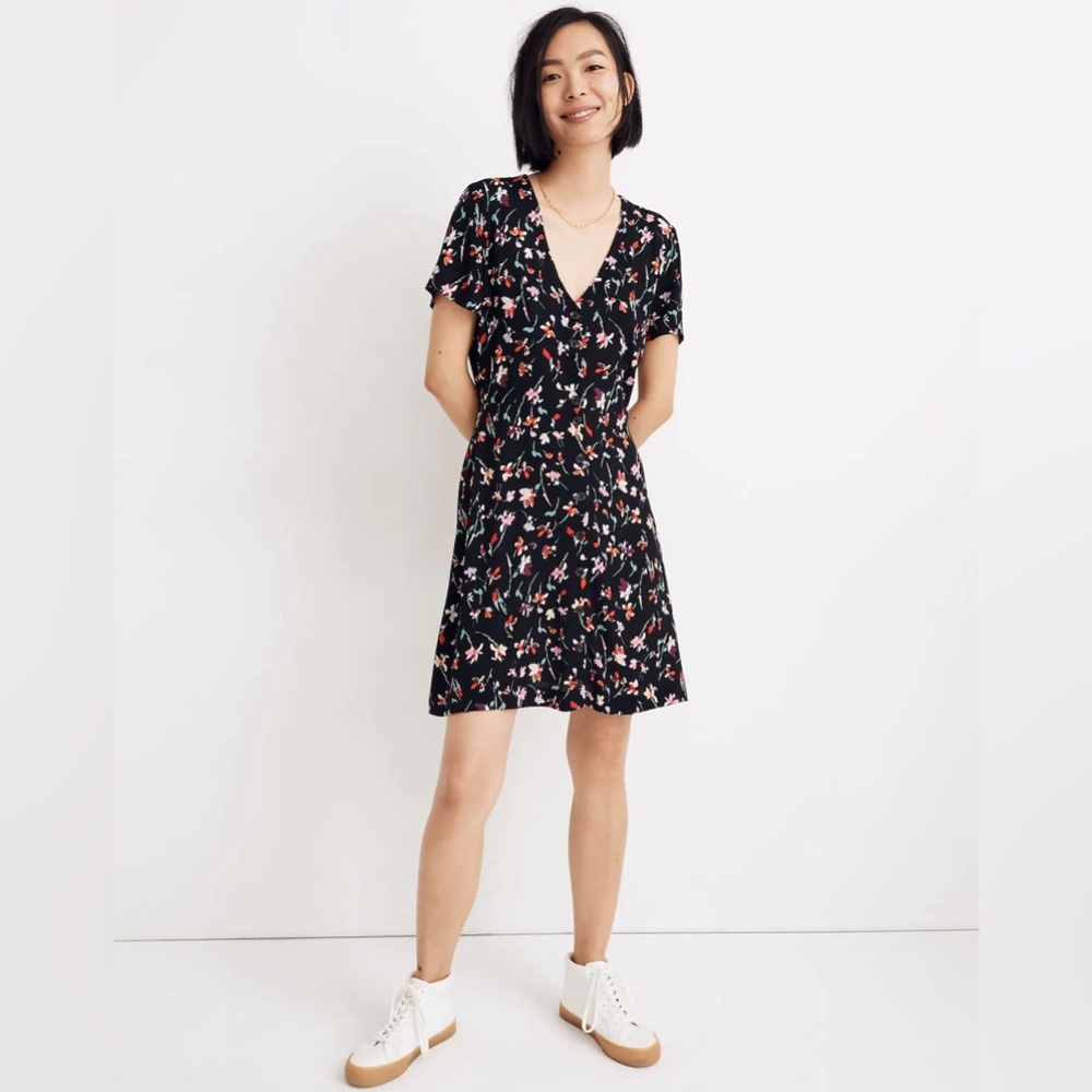 Madewell V-Neck Button-Front Mini Dress in Drifting Flowers Sz 0